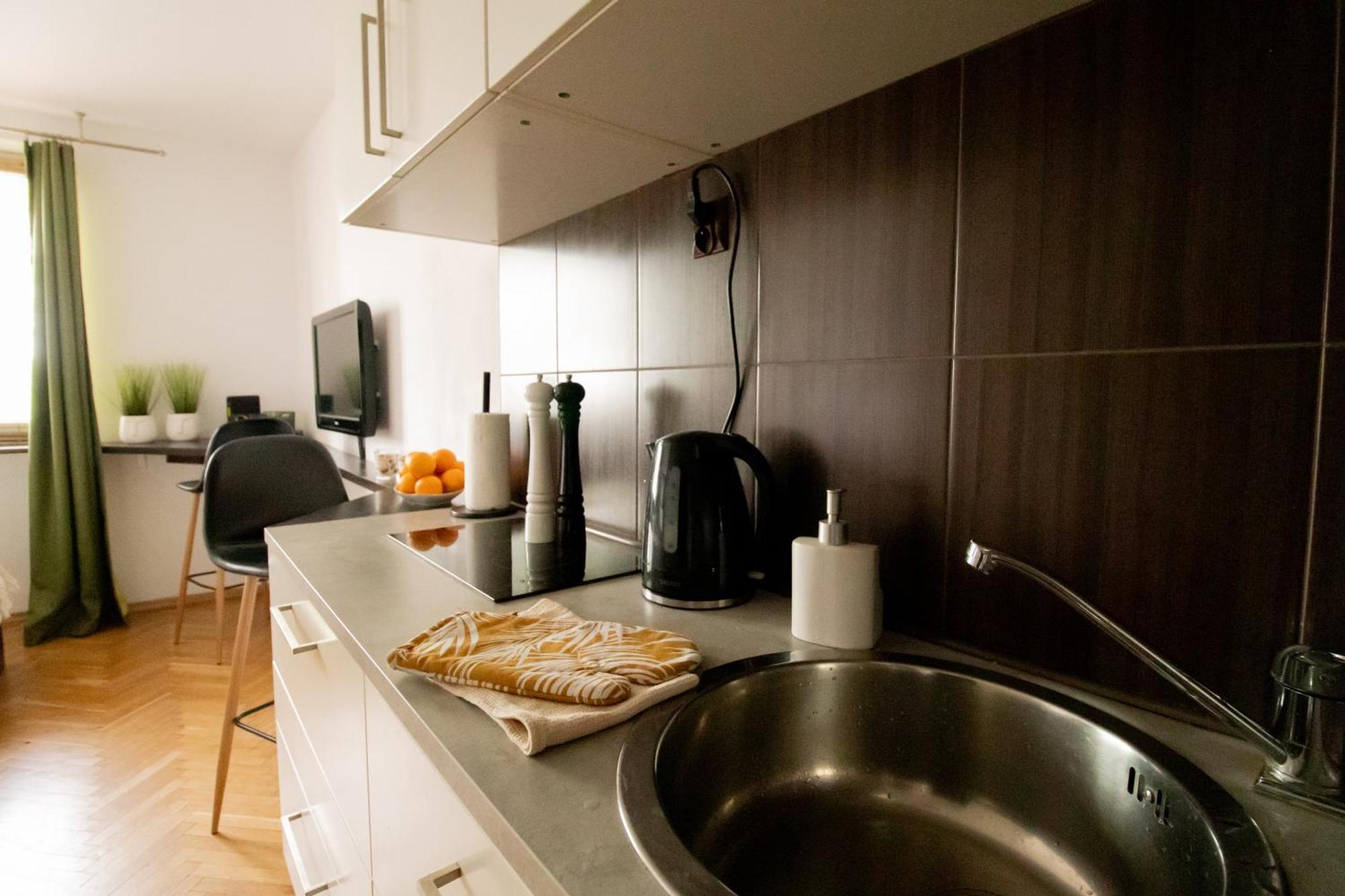 Piotrapartments - Daleka Cozy Train&Airport Apartment Варшава Екстер'єр фото