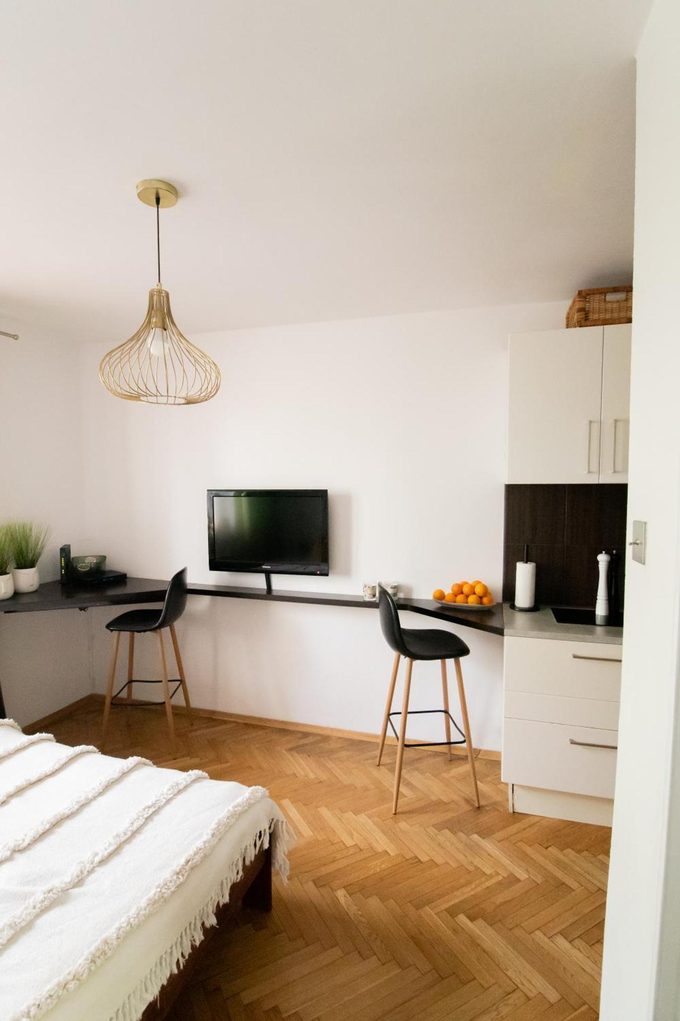 Piotrapartments - Daleka Cozy Train&Airport Apartment Варшава Екстер'єр фото