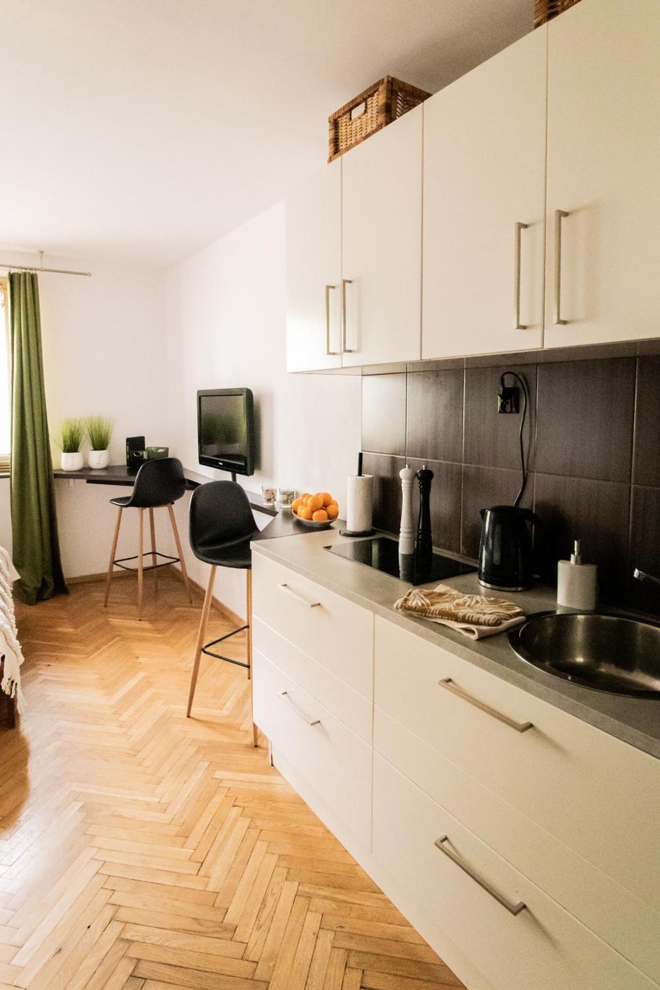 Piotrapartments - Daleka Cozy Train&Airport Apartment Варшава Екстер'єр фото