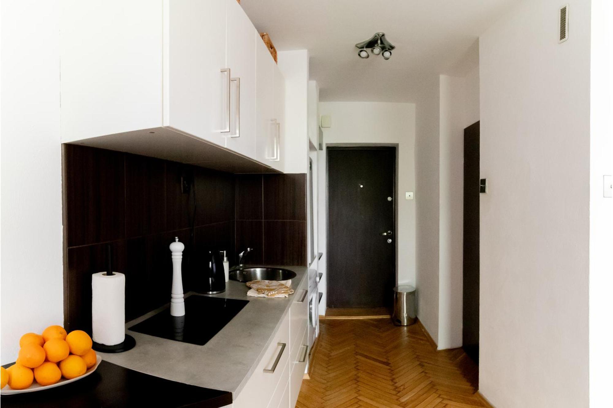 Piotrapartments - Daleka Cozy Train&Airport Apartment Варшава Екстер'єр фото